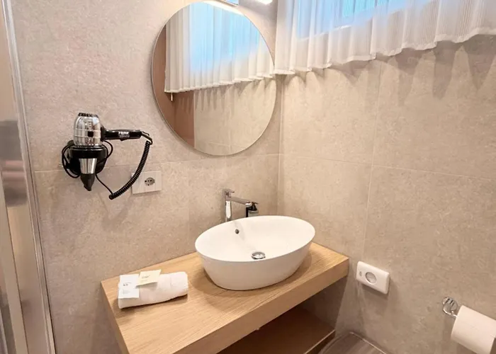 Ab * 圣欧费米亚拉默齐亚