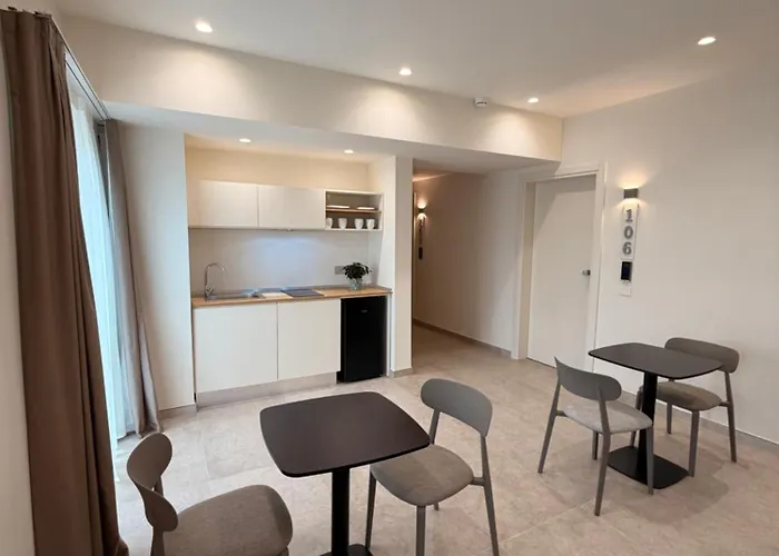 Ab 公寓式酒店 圣欧费米亚拉默齐亚